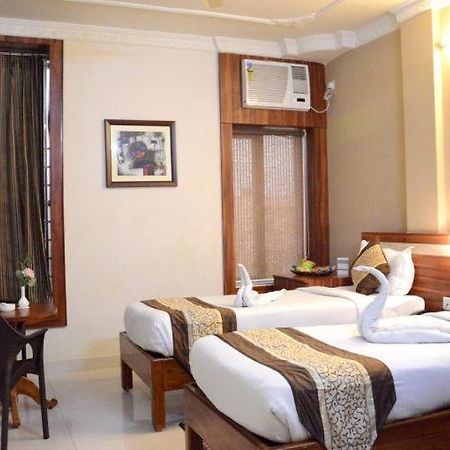 Hotel Eden Roc Bhubaneswar Exteriör bild