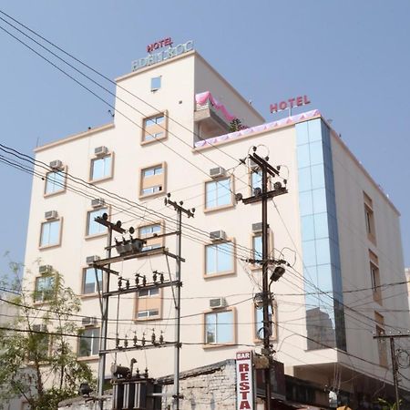 Hotel Eden Roc Bhubaneswar Exteriör bild