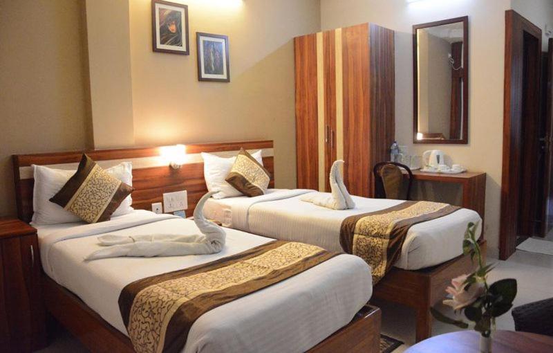 Hotel Eden Roc Bhubaneswar Exteriör bild